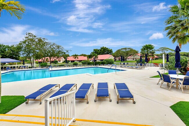 Building Photo - 7585 Lexington Club Blvd