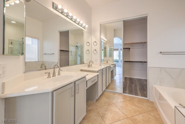 Building Photo - 10640 Warrior Ct