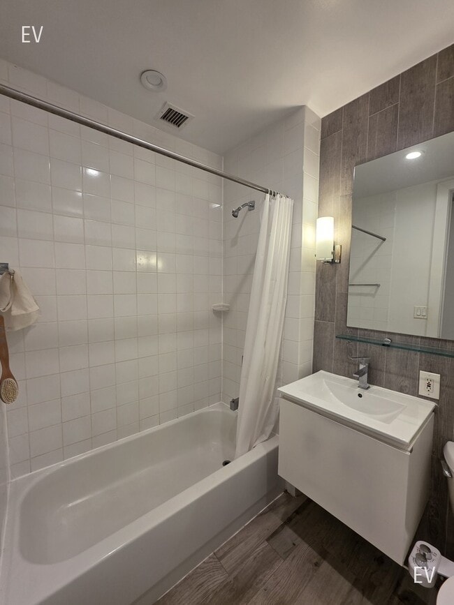 Building Photo - 50 Murray-ev09