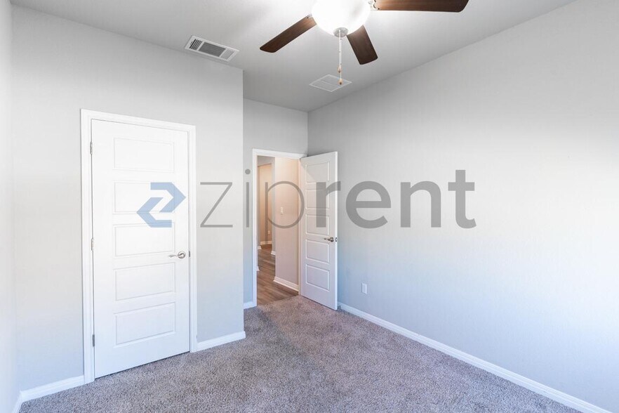 Building Photo - 205 Ethan Run