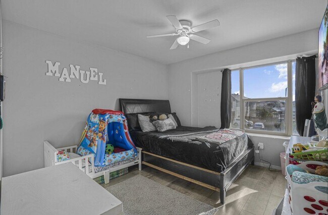 Building Photo - 3330 La Terraza Wy