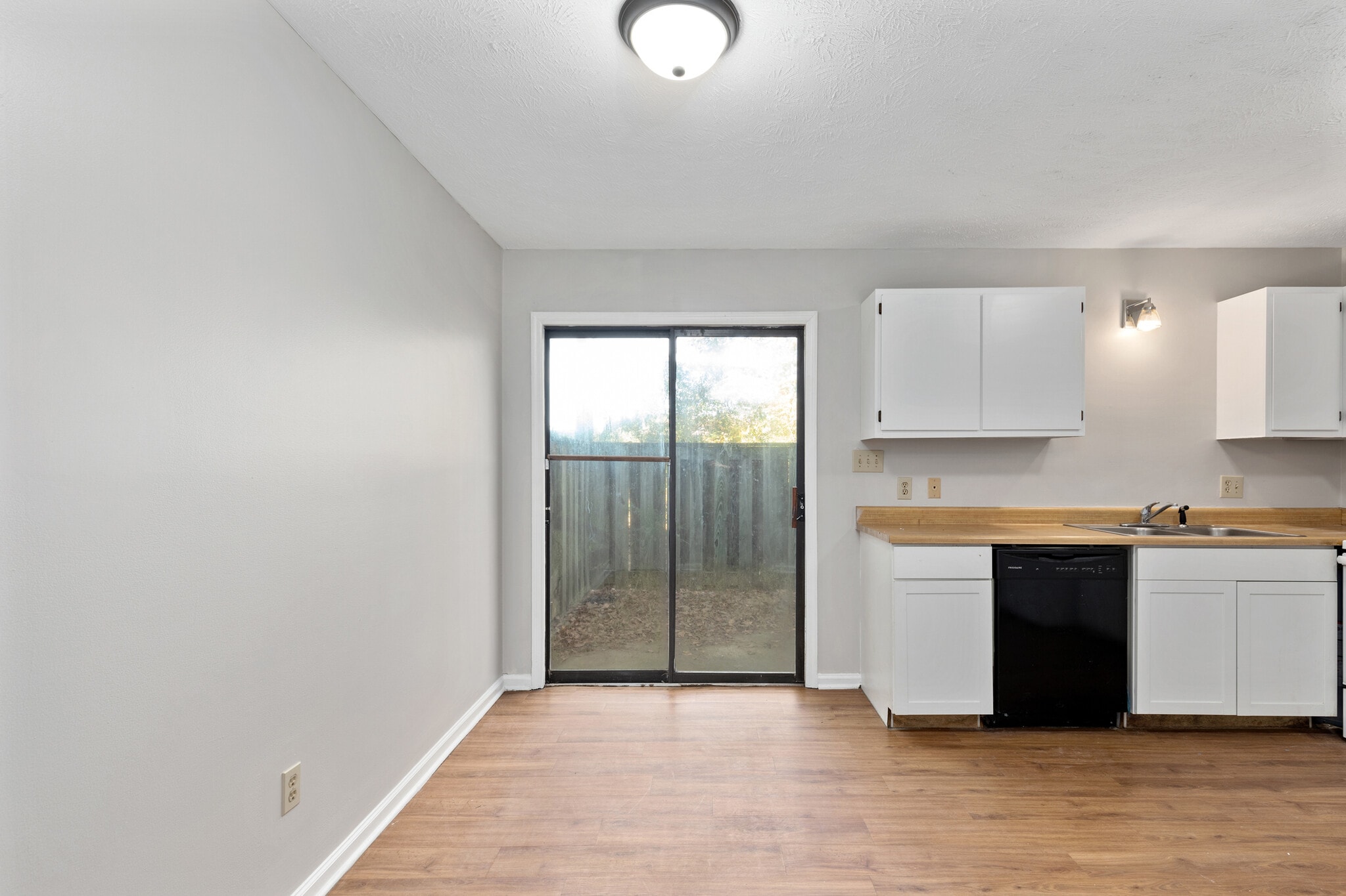 Building Photo - 5902 Aftonshire Dr