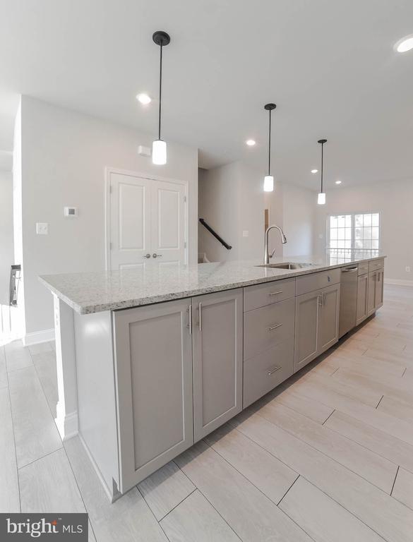 Building Photo - 23861 Myrtle Glen Way