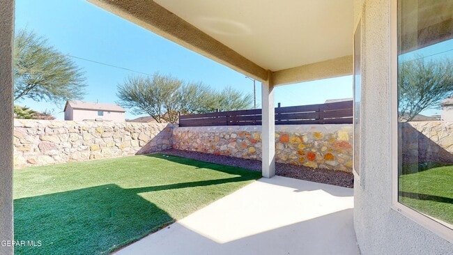 Building Photo - 12132 Mesquite Thorn Dr
