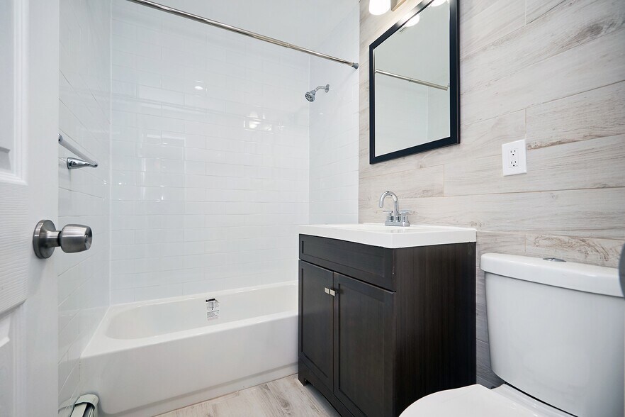 Building Photo - 15321 78th St