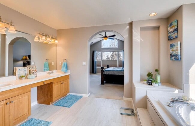 Building Photo - Luxury 6 Bedroom, 5 Bath Home in Prestigio...