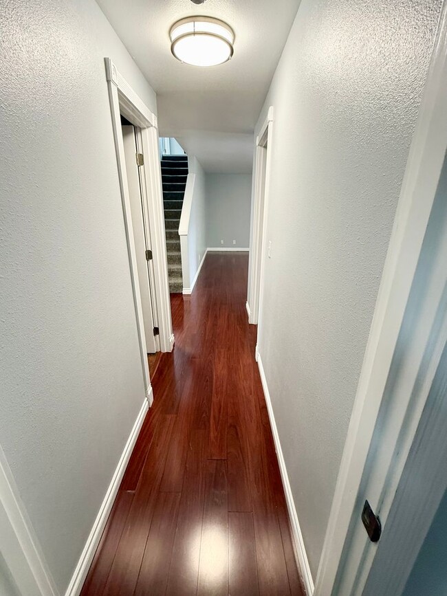 Building Photo - Spacious house in Bremerton.