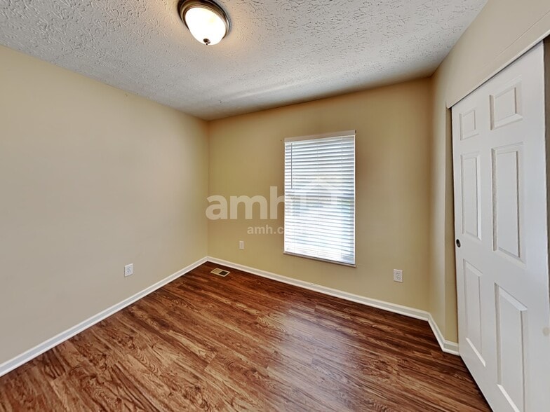 Building Photo - 191 Stonemast Loop