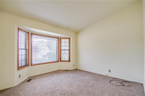 Building Photo - Charming Single Level Home with Open Floor...