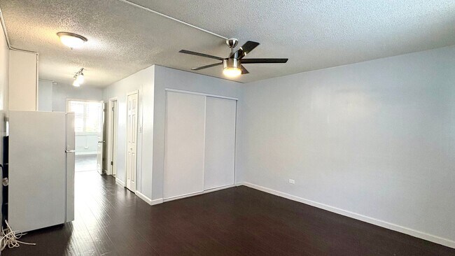 Building Photo - Available Now! 1BD / 1BA with 1 Covered & Assigned Parking Stall on Rycroft Street!!