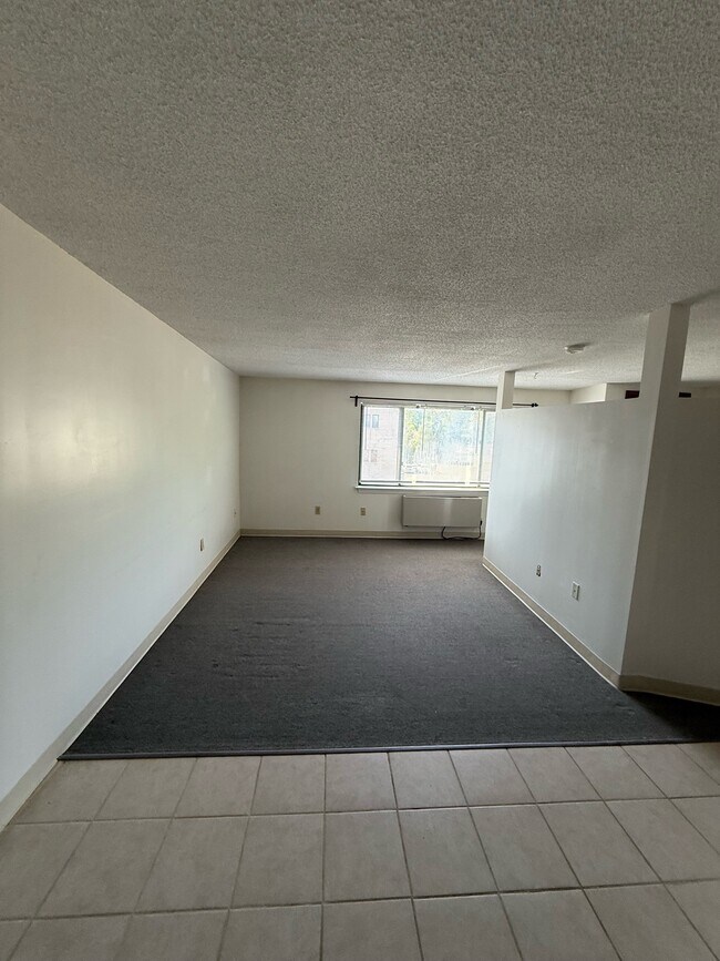 Building Photo - 51 Whiting St