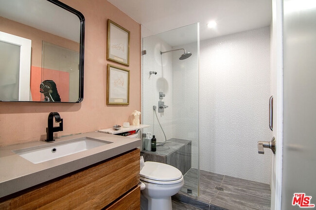 Building Photo - 1155 N La Cienega Blvd