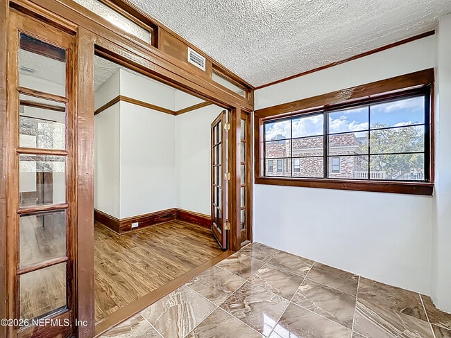 Building Photo - 138 E Duval St