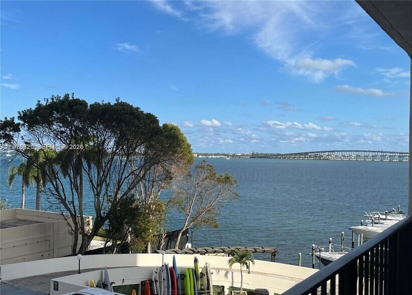 Building Photo - 1865 Brickell Ave