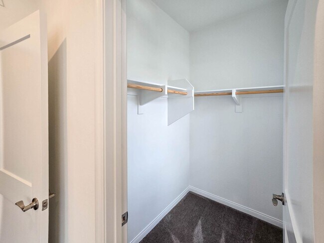 Building Photo - Highly upgraded townhome in Carlsbad