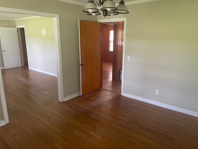 Building Photo - Great house on a large lot in Beauregard.