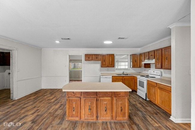 Building Photo - 1136 N Southland Park Dr