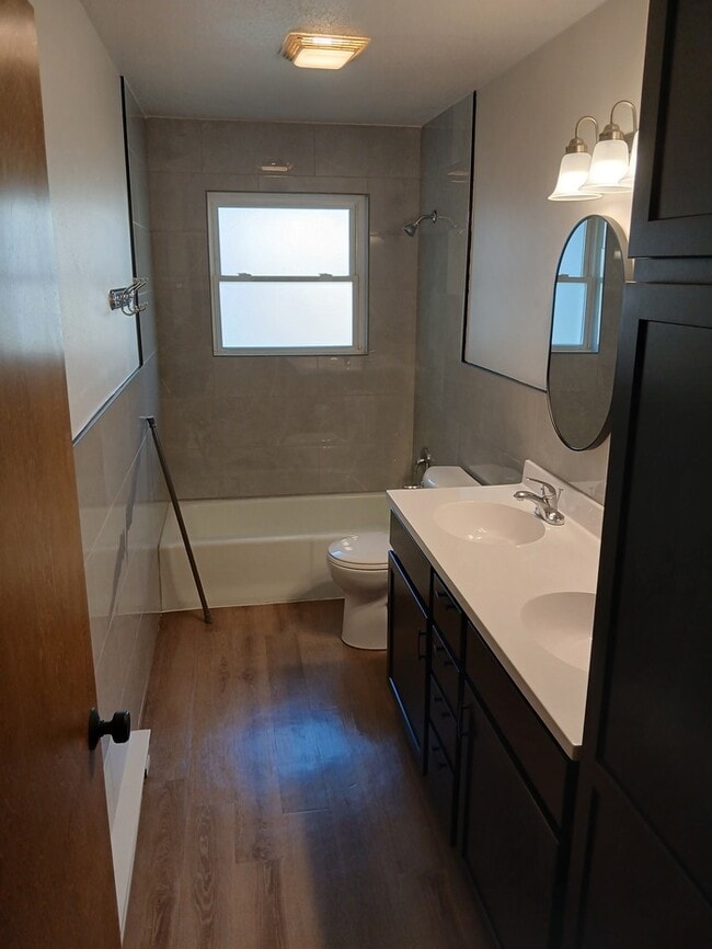 Building Photo - 132a Brookdale Dr