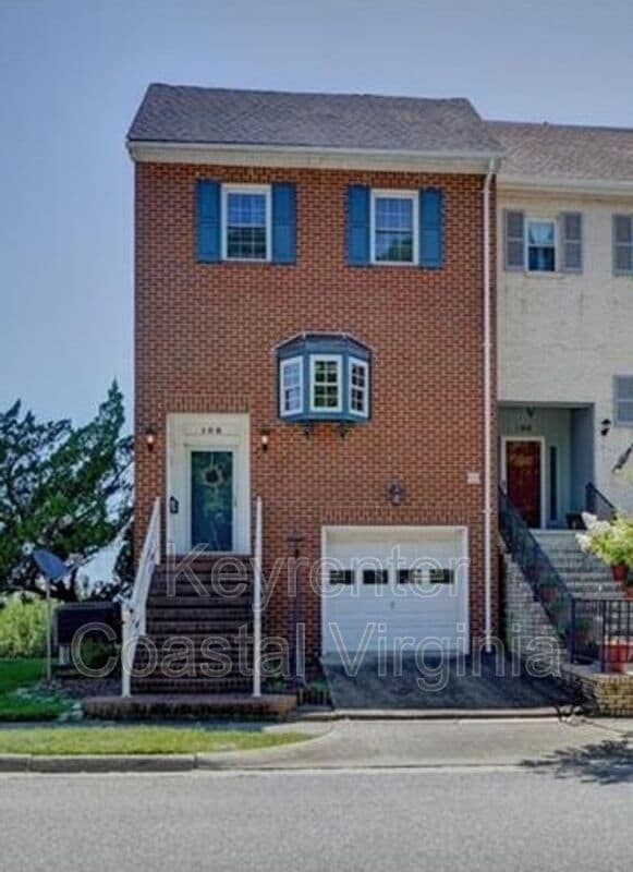 Building Photo - 108 Commerce St