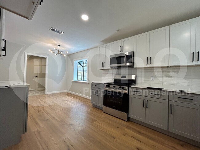 Building Photo - 608 High Meadow Dr