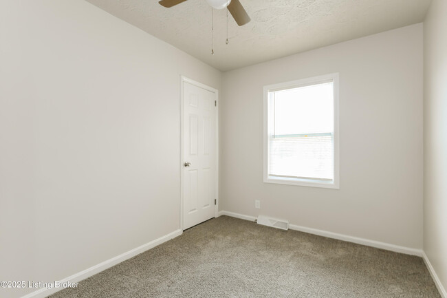 Building Photo - 2525 Coronet Dr