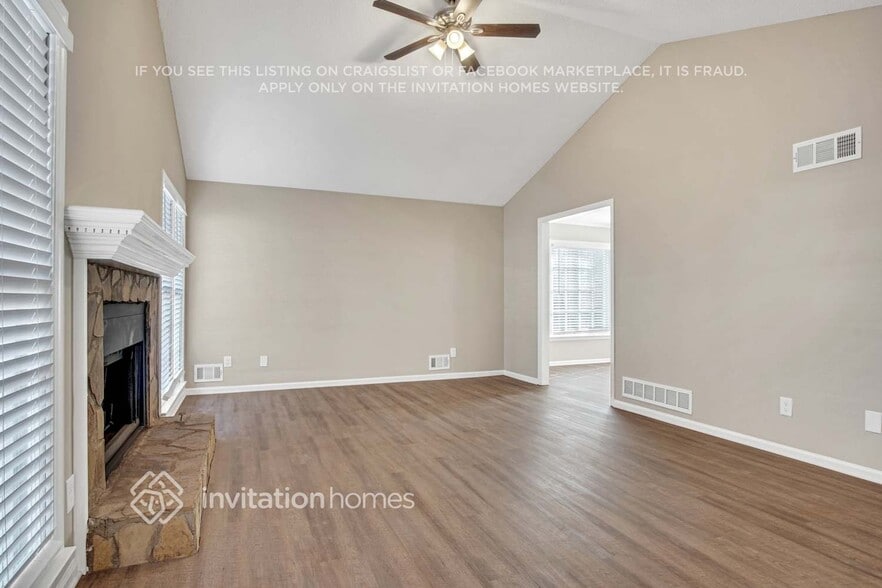 Building Photo - 2717 Horseshoe Creek Dr