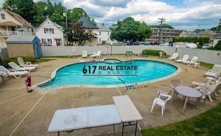 Building Photo - 35 Glencoe St