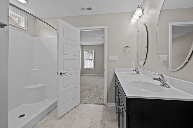 Building Photo - 118 Station Yard Rd