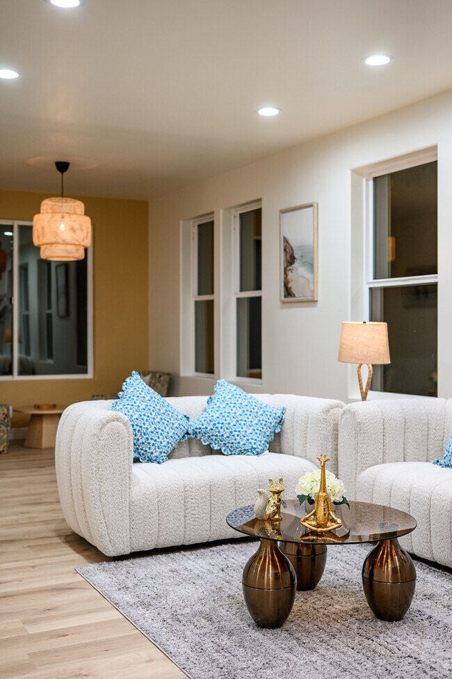 Building Photo - Gated Newport Coast 4BR w/ Pool Access