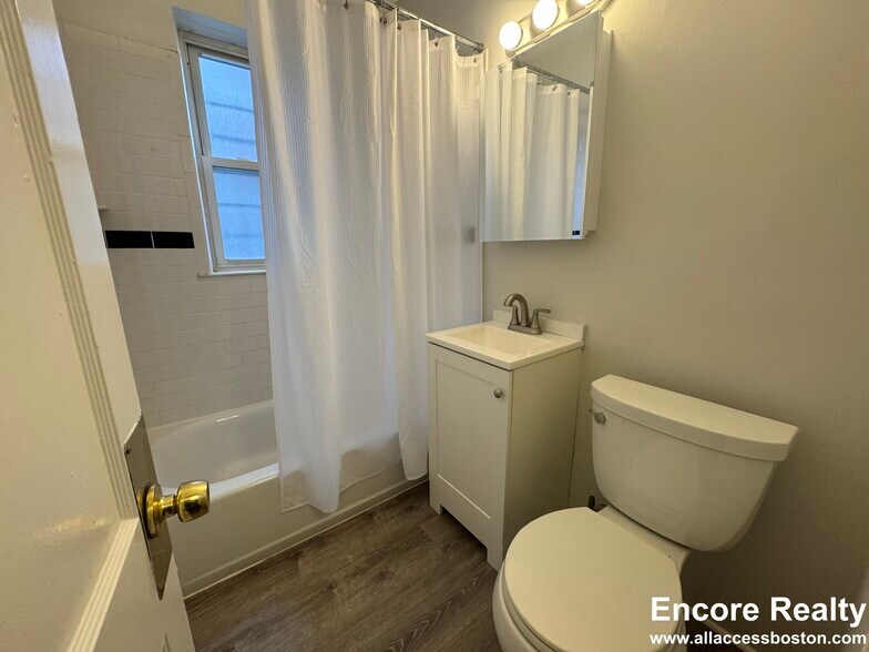 Building Photo - 1630 Commonwealth Ave