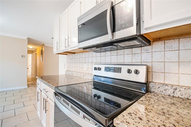 Building Photo - 908 Van Lieu St