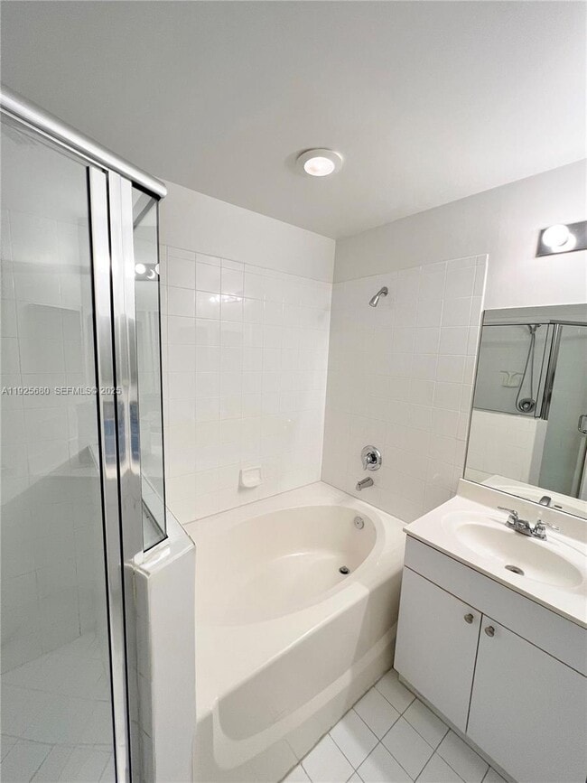 Building Photo - 8940 NE 8th Ave