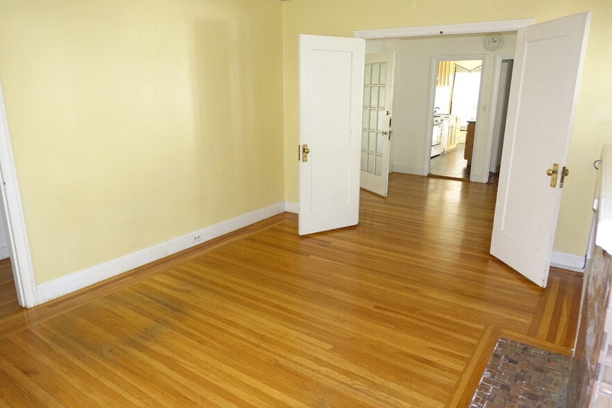 Building Photo - 2573 Virginia St