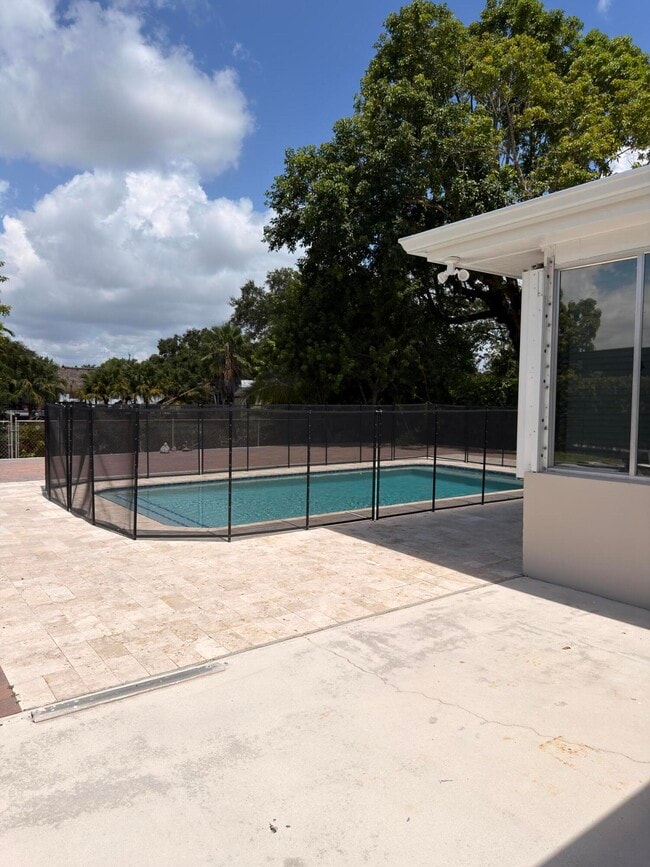 Building Photo - 7500 SW 98th Ct