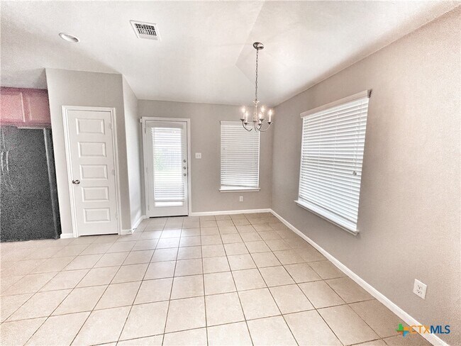 Building Photo - 761 Wolfeton Way
