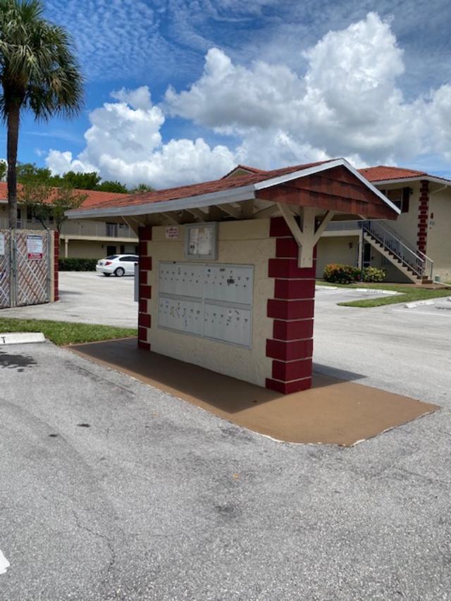 Building Photo - 3576 N University Dr