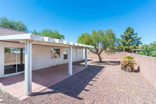 Building Photo - 3130 Meadow Flower Ave