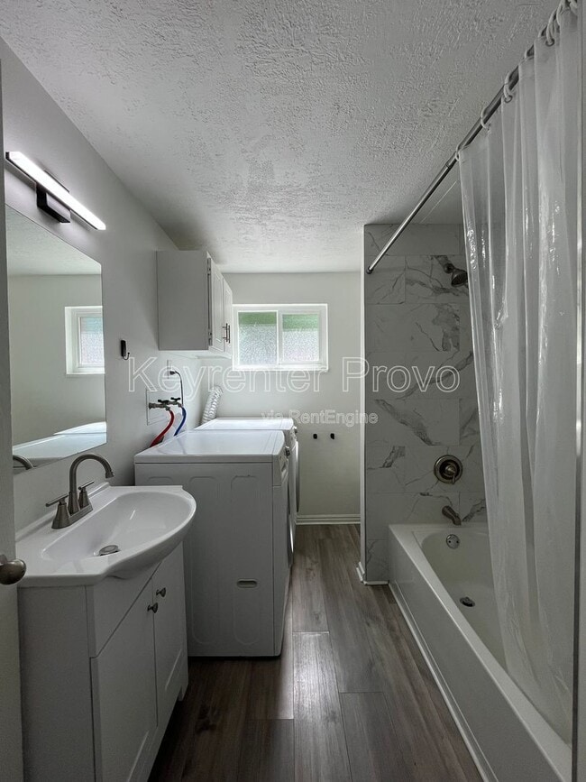 Building Photo - 670 S 500 E