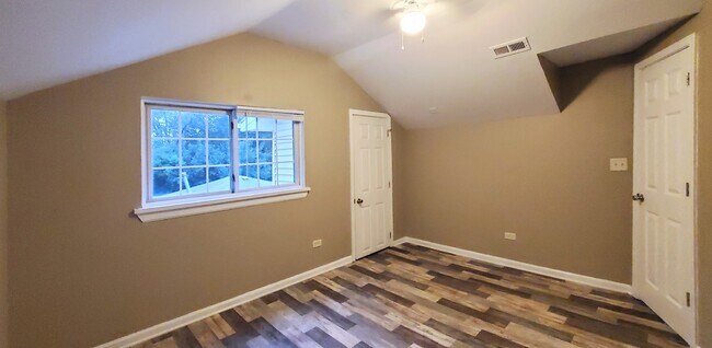 Building Photo - 830 Richards St