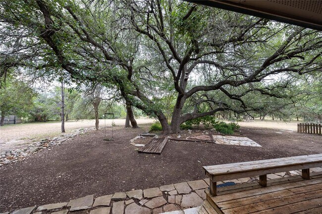Building Photo - 105 Ridge Oak Dr