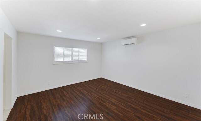 Building Photo - 18645 Oriente Dr