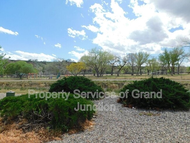 Building Photo - 433 Pendleton St