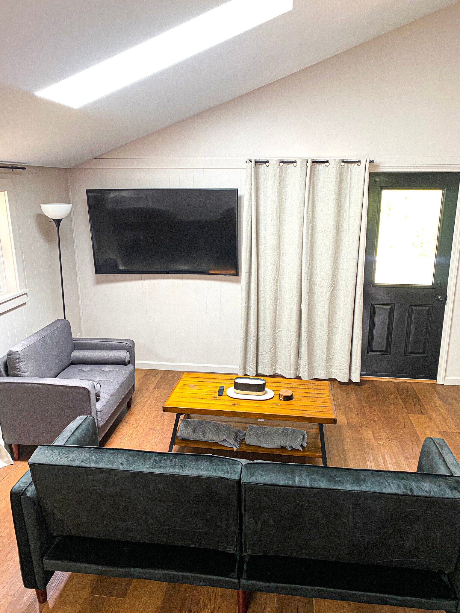 Building Photo - 254 W Main St