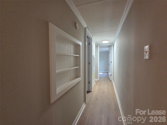 Building Photo - 1361 Regal Oaks Ln
