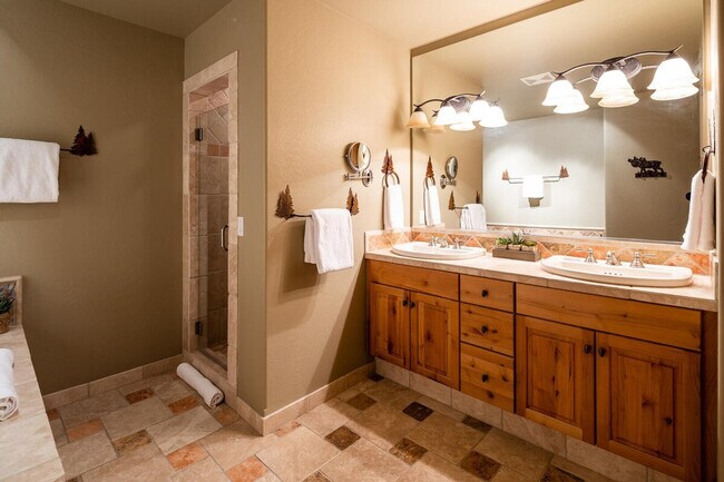 Building Photo - 4 Full Moon Rd