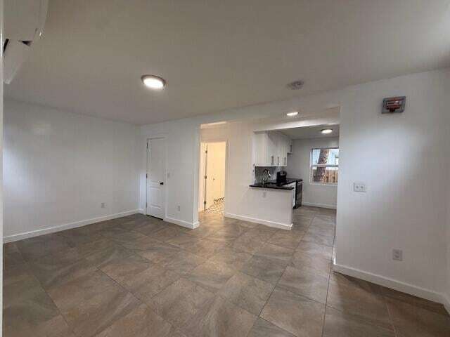 Building Photo - 919 2nd St