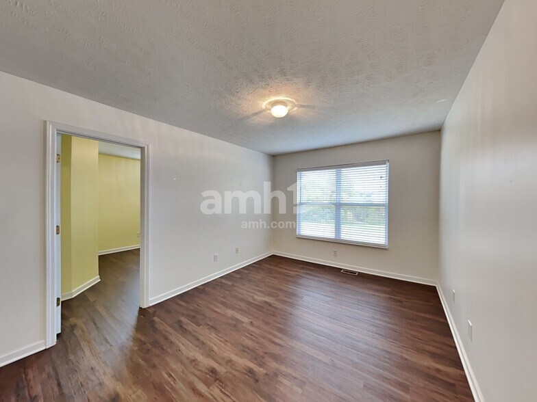 Building Photo - 4179 Longfellow Dr