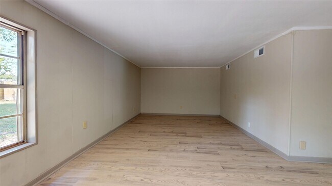 Building Photo - 1501 13th St N