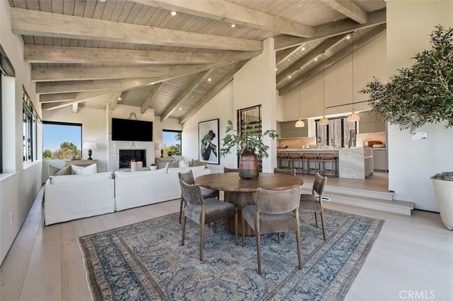 Building Photo - 3121 Old Topanga Canyon Rd