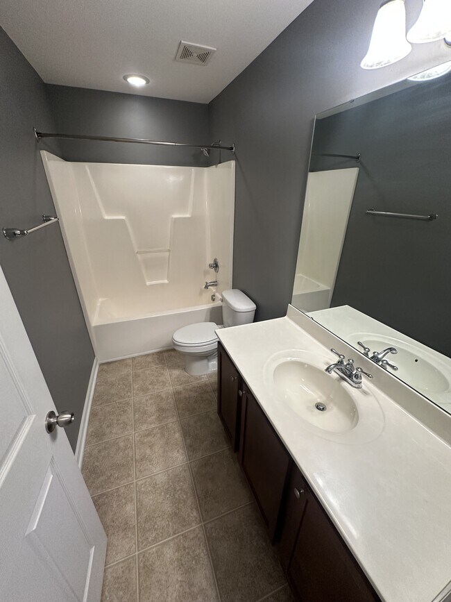 Building Photo - 2728 Cloud Mist Cir